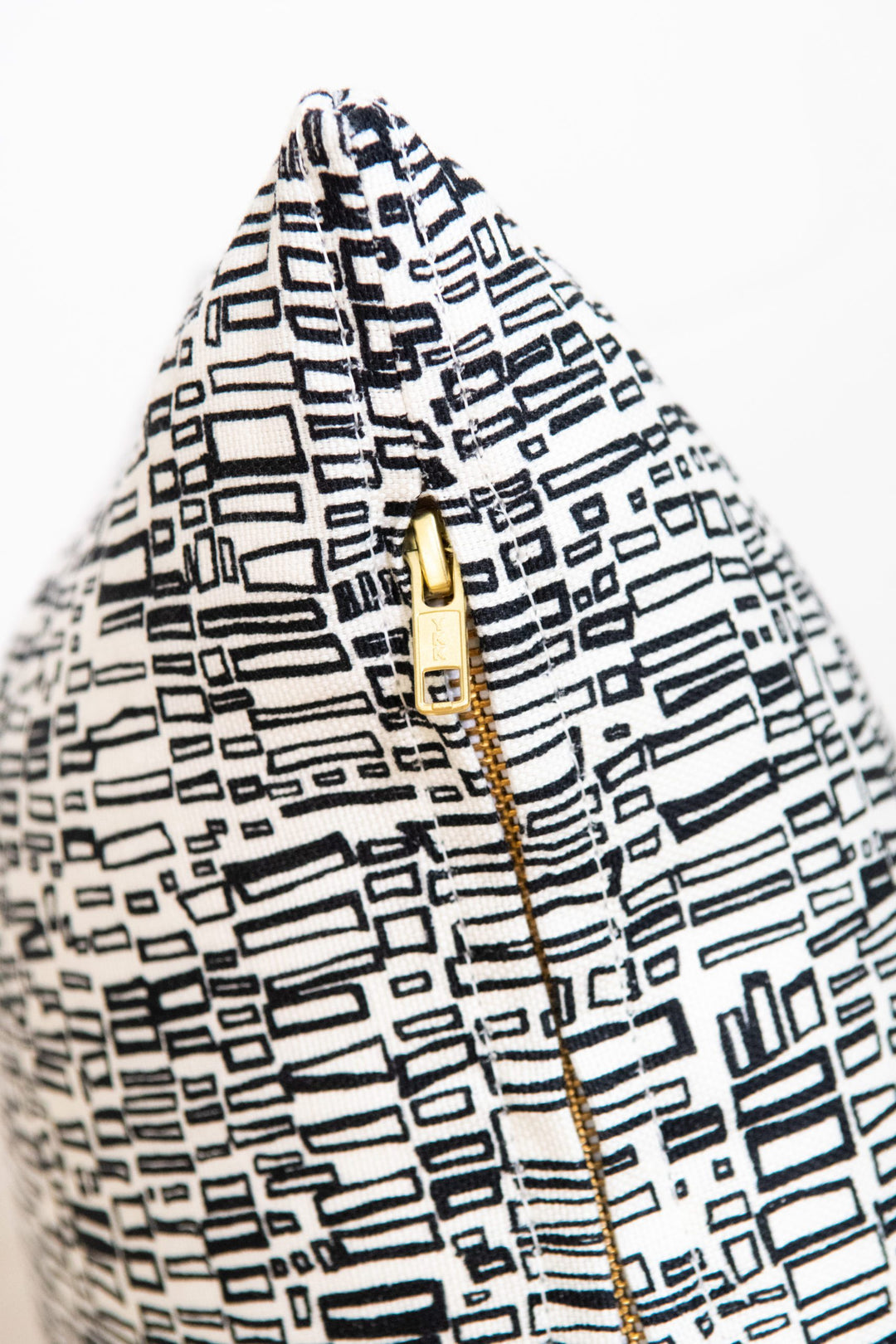 Leucadia in Albatross 16" x 20" Pillow - at300nelson