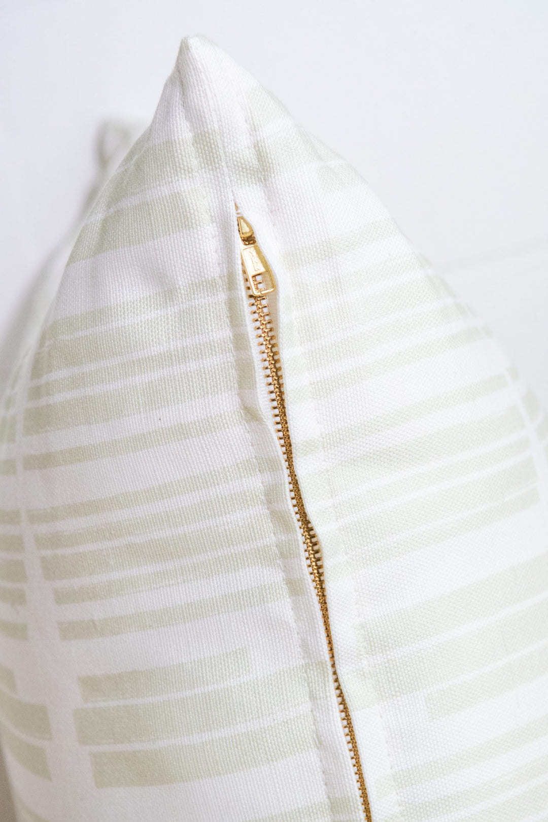 Marguerite in Neptune 24" x 24" Pillow - at300nelson