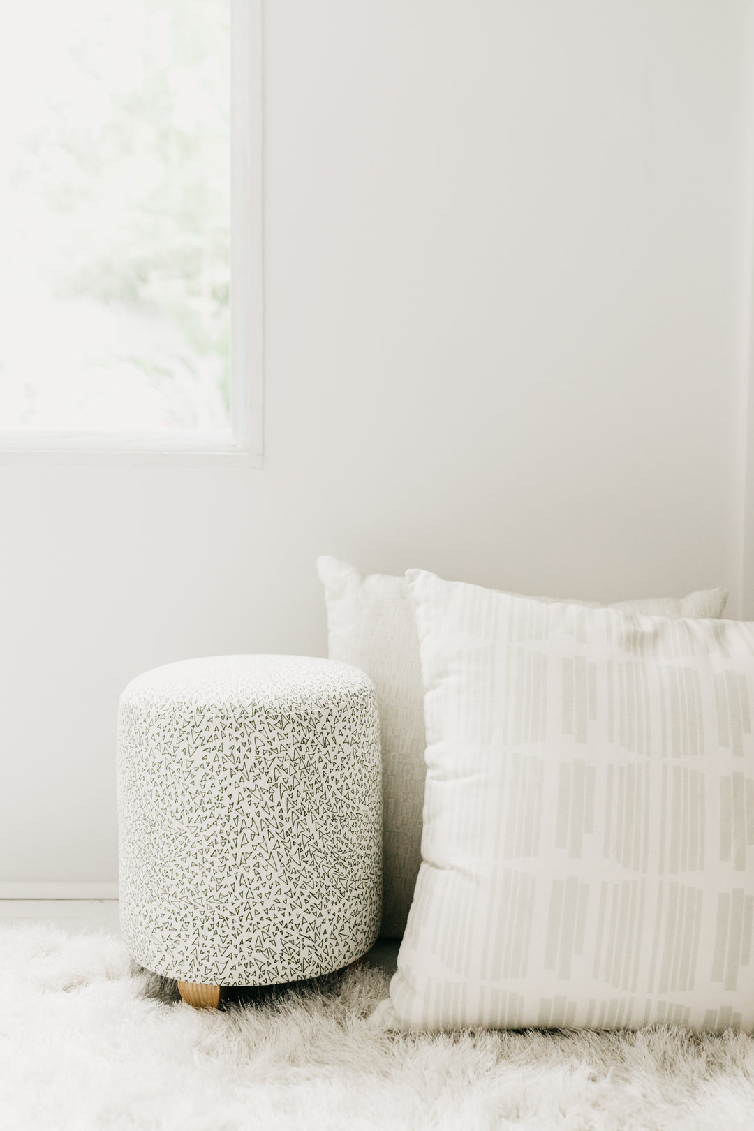 Marguerite in Neptune 24" x 24" Pillow - at300nelson